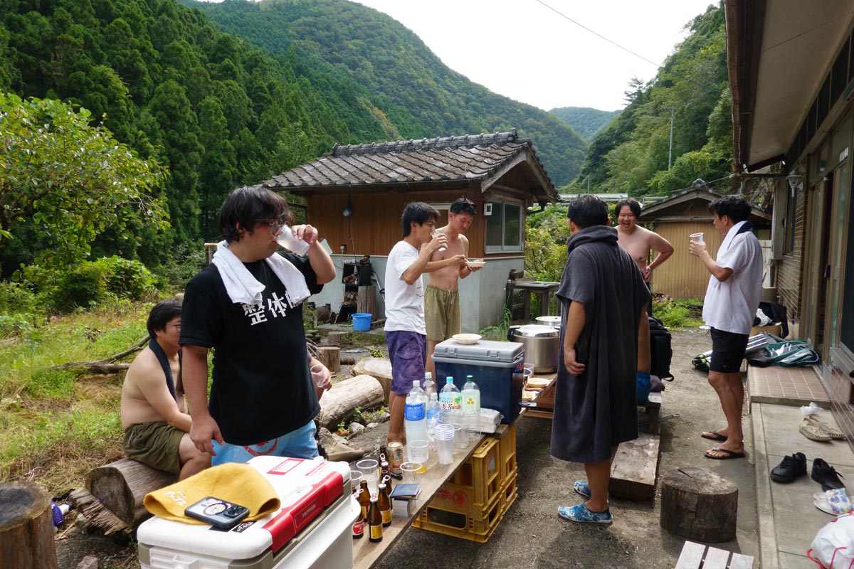 サウナカーで楽しむ川サウナ